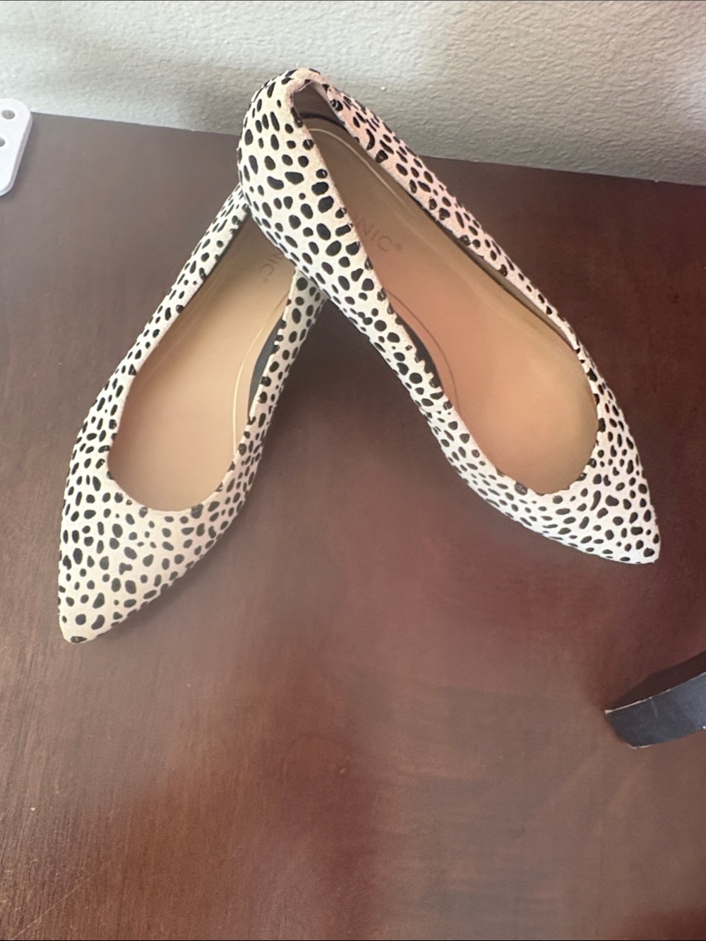 Vionic Pointed Toe Dalmatian Print Flats - Black & White size 9 - Picture 4 of 4